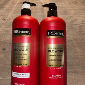 TRESemmé Keratin Smooth Blowout Shampoo and Conditioner Set